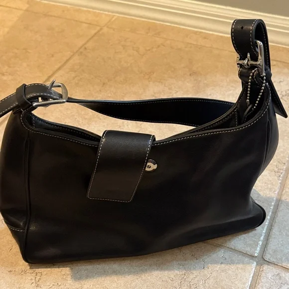 Coach shoulder bag from the Neo collection. - Picture 9 of 12